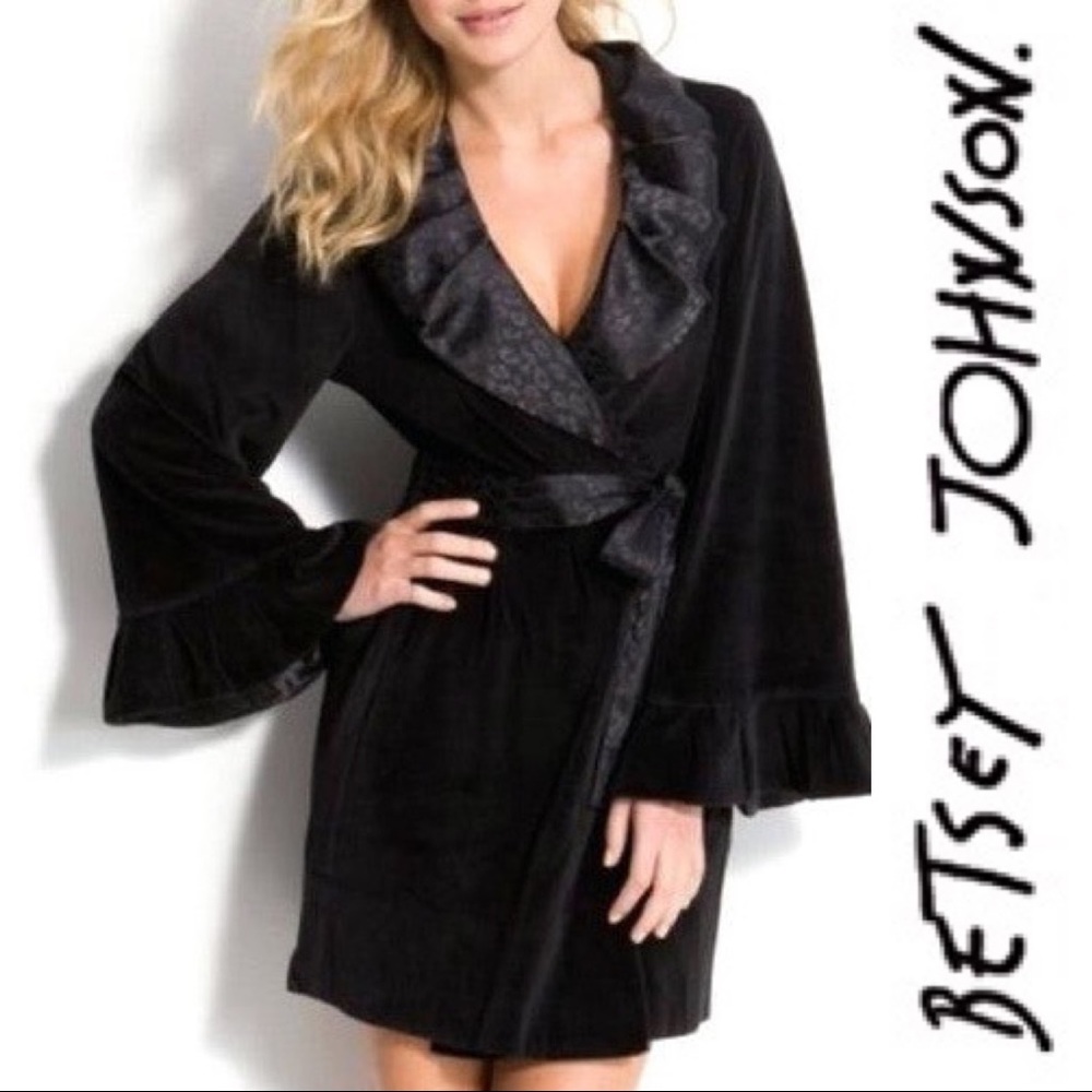 Betsey Johnson Blk Leopard and Velvet Ruffle Robe